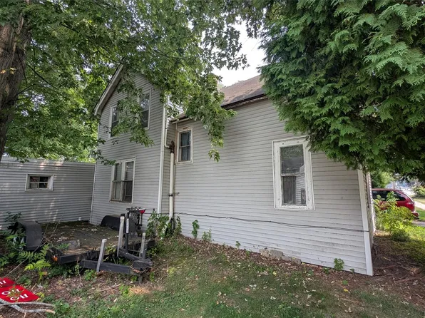 420 Columbia St, Algonac, MI 48001