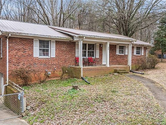 3rd image of 204 Hamilton Rd