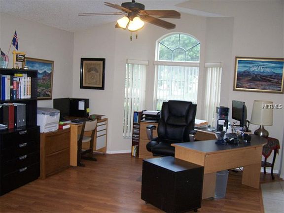 5th image of 105 Kaiser Ln