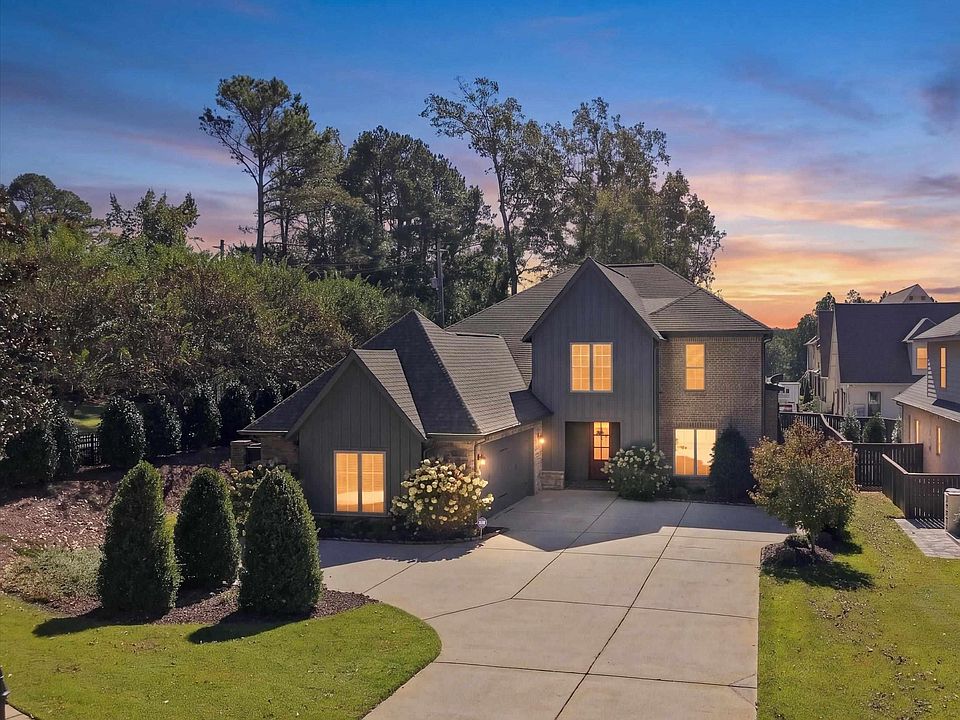1st image of 100 Bishop Bend Dr