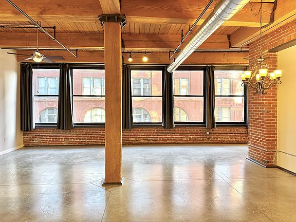 3rd image of 1015 Washington Ave APT 401