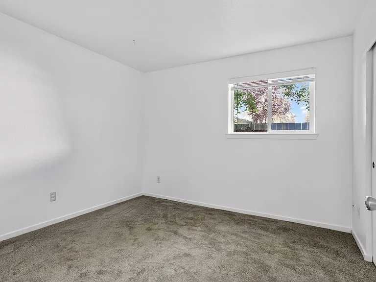 121 SE 151st Ave #105 — Photo 30