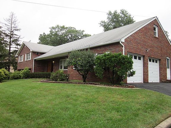 Welcome to 6 Montgomery Avenue