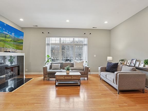 4th image of 6425 W Touhy Ave APT 2B