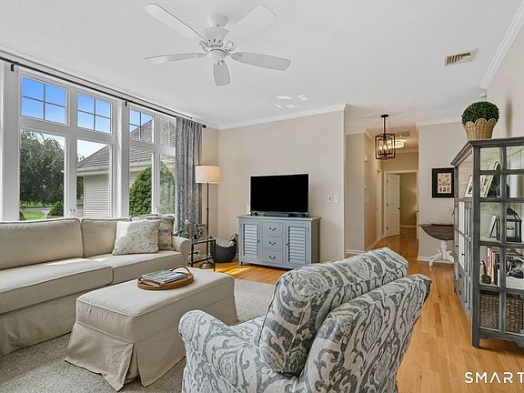 4th image of 7 Alexandra Lane #7