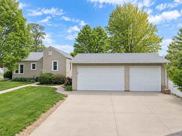 198 Carter Lake Clb, Carter Lake, IA 51510