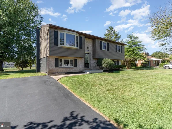 810 Oak Ln, Lebanon, PA 17046