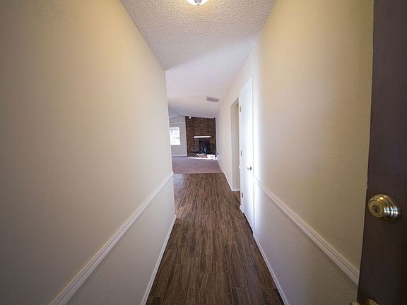 3rd image of 846 S Knoxville Ave