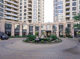 15 Northtown Way #915, Toronto, ON M2N 7A2