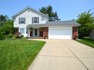 232 Grace Ave, Rochester Hills, MI 48307