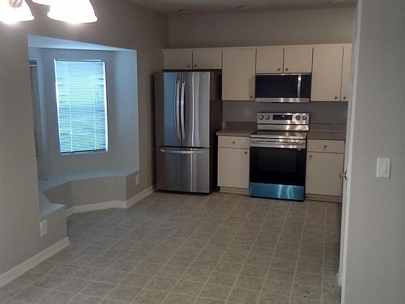 5th image of 11124 Newbridge Dr