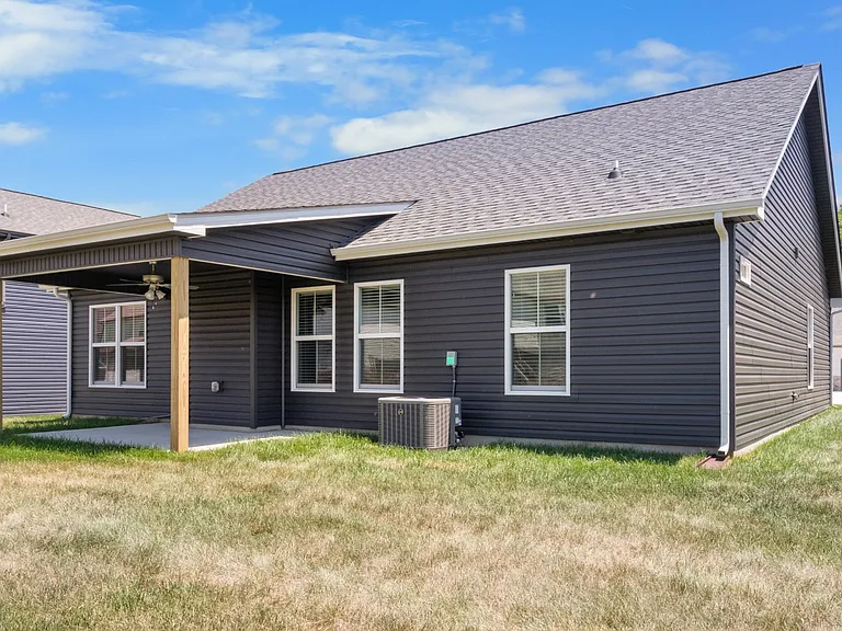1402 Dan Brown Dr — Photo 34
