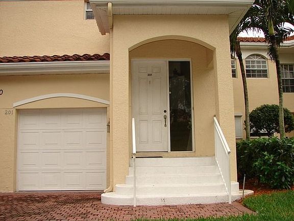 4th image of 400 L Ambiance Cir #201