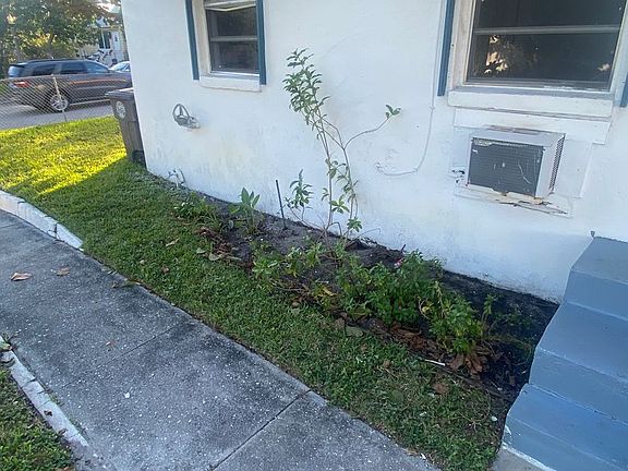 3rd image of 711 Gotham Ct #A