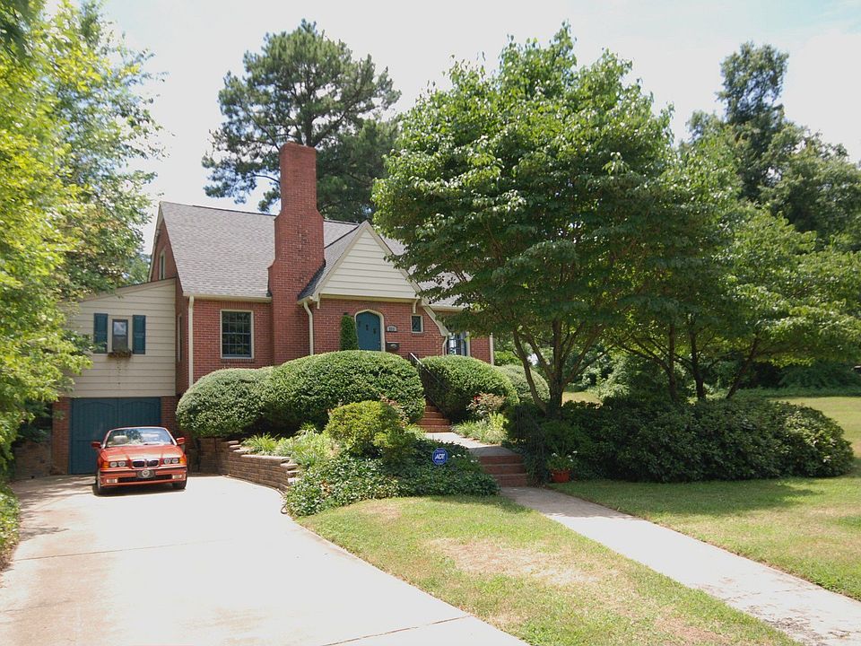TOTAL CUSTOM RENOVATION COMPLETED 2008 INCLUDES ARCHITECTURAL ROOF, CHEF'S KIT