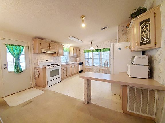 3rd image of 17100 Tamiami Trl Lot 99