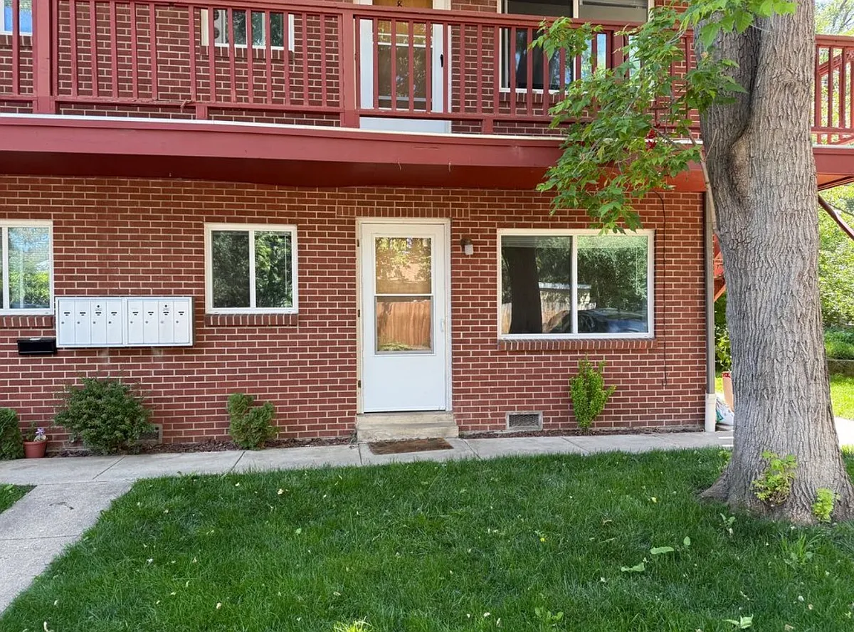 Building Photo - 1855 Goss St #8