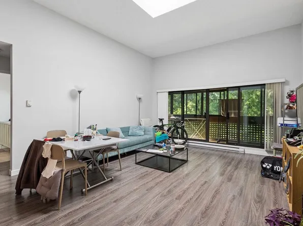 444 W 49th Ave #311, Vancouver, BC V5Y 3V4