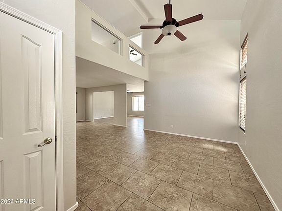 3rd image of 407 E GLENHAVEN Drive
