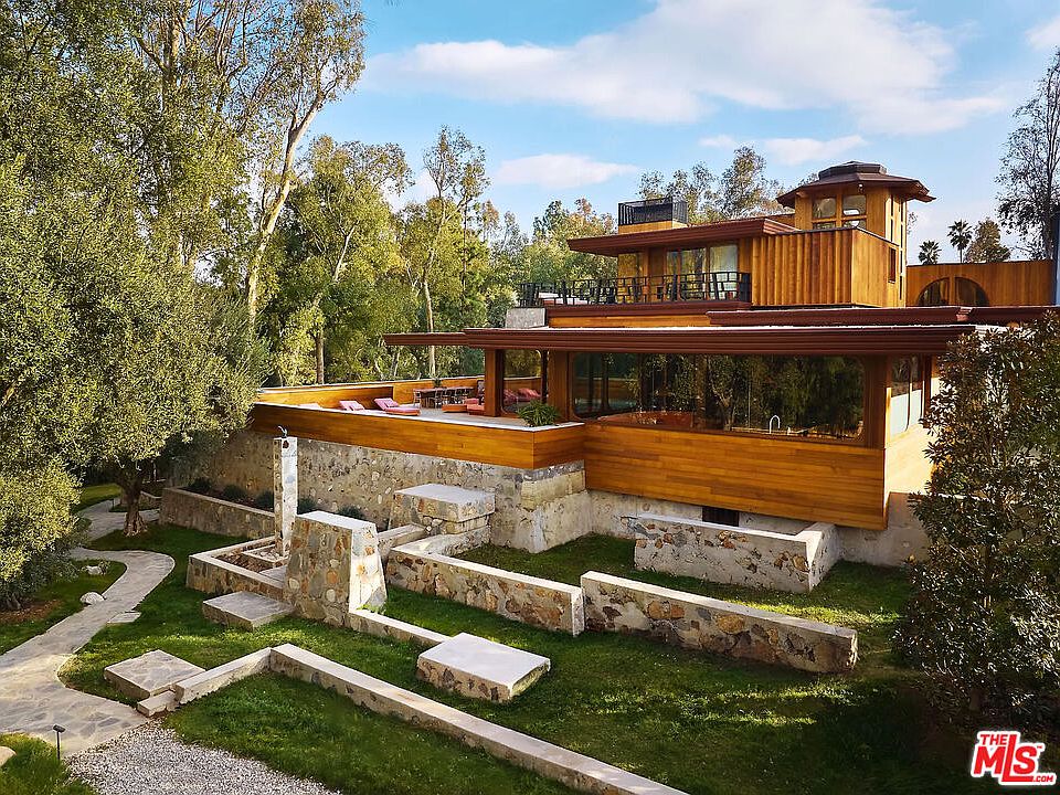 1st image of 126 Summit Rd