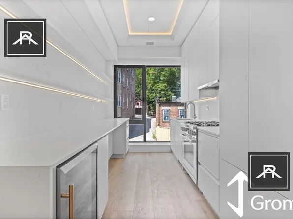 1582 Beacon St #100, Brookline, MA 02446