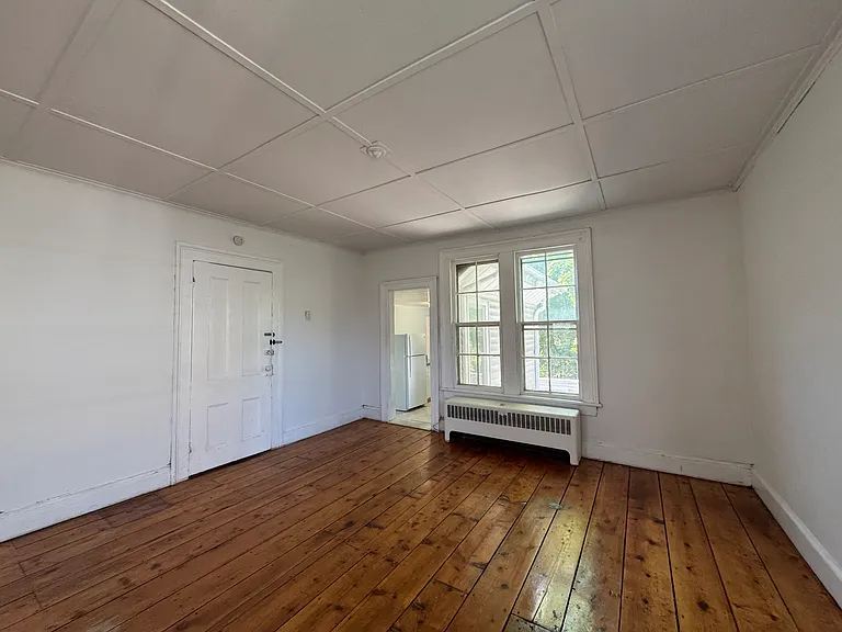 87 N 5th St #2R — Photo 6