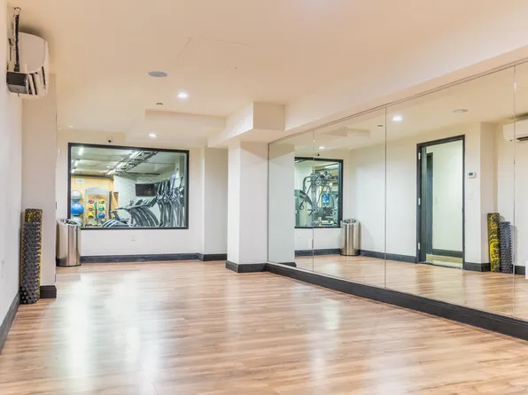 564 Saint Johns Place image 8 of 14