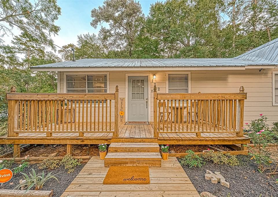 1st image of 122 Navajo St