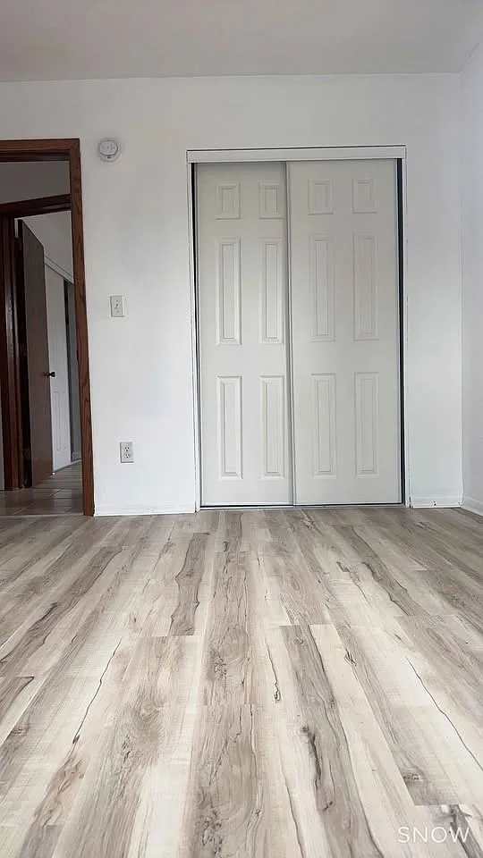 1031 Cromwell Ave — Photo 2