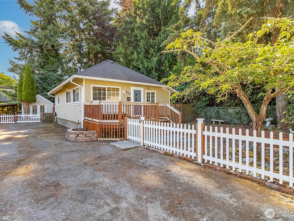 1st image of 622 2nd Avenue S