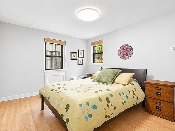 5th image of 264 W 77th St APT 2