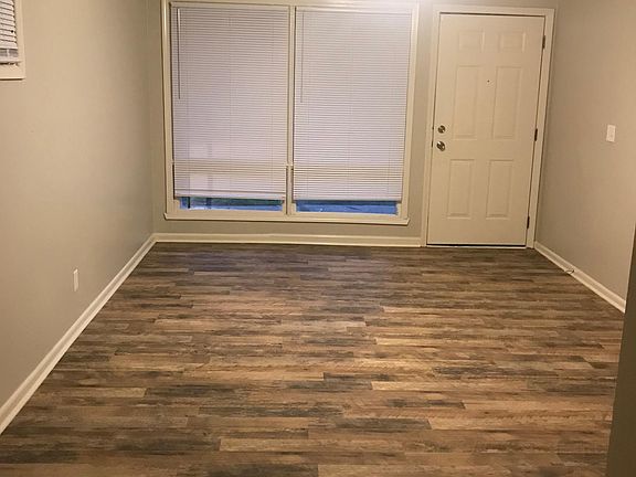 2nd image of 3355 S Glenn Ave