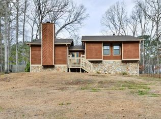 1970 Oakleaf Ln, Lithia Springs, GA 30122