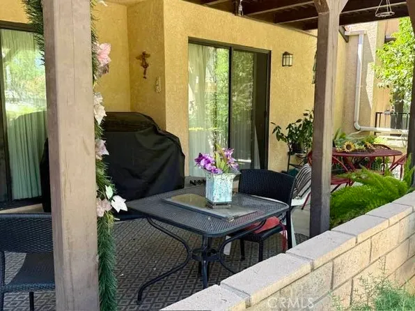 11619 Ash St, Apple Valley, CA 92308