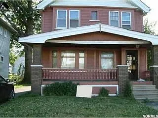 1256 E 135th St photo 1