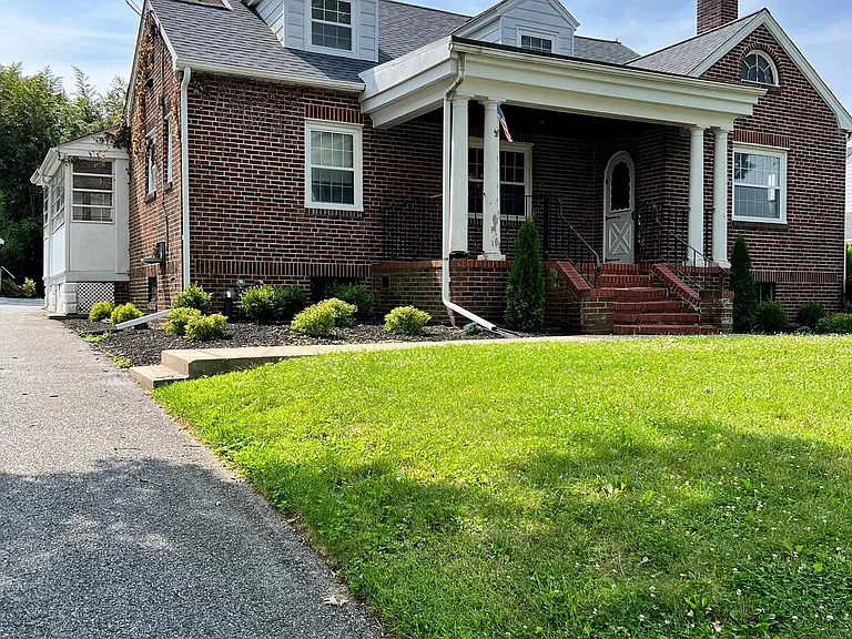 9409 Belair Rd — Photo 2