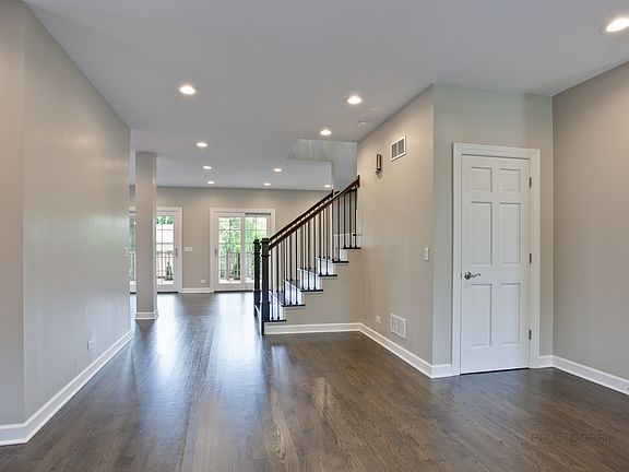 4th image of 1020 Court Ave