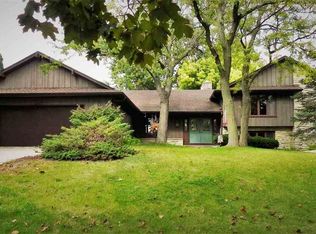 2432 Bond Pl, Janesville, WI 53548