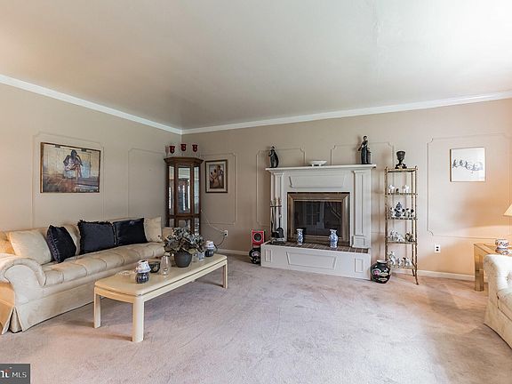 5th image of 800 Limekiln Pike