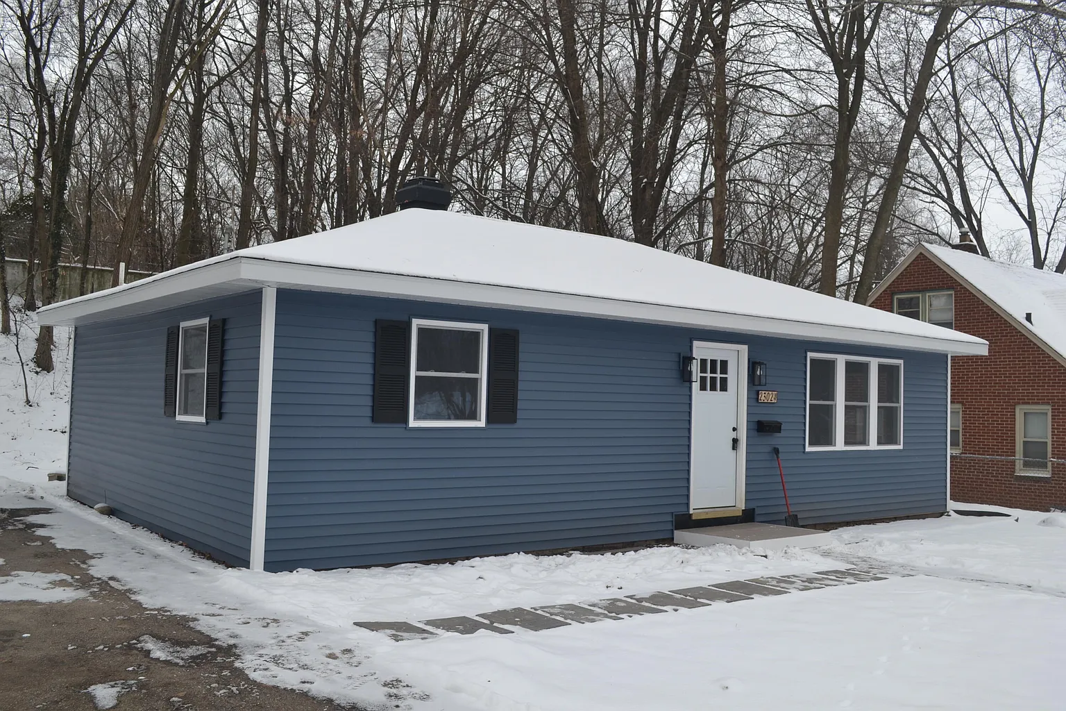 2302 Cameron St photo 1