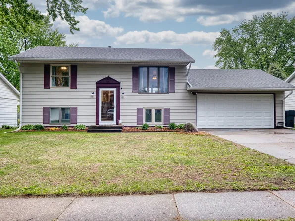 2313 Lafayette Ter, Clinton, IA 52732