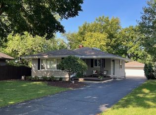 1437 N Eagle St, Naperville, IL 60563