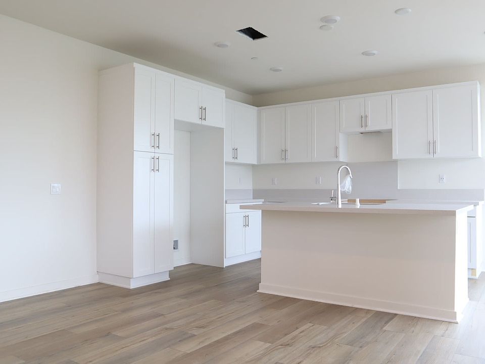 2nd image of 3550 Pollock St #5