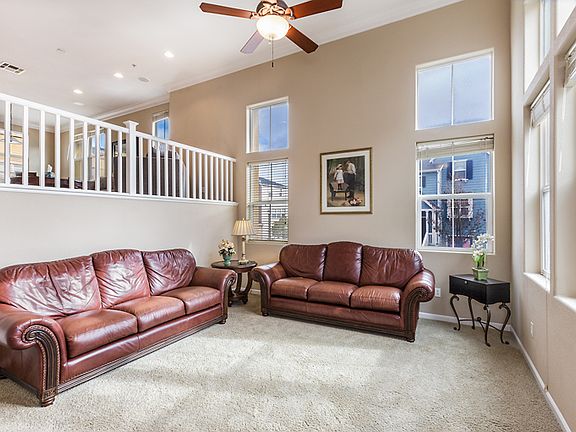 2nd image of 210 Summer Ln