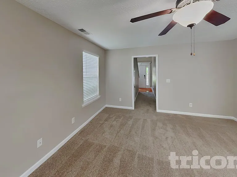 501 Homey Dr — Photo 2