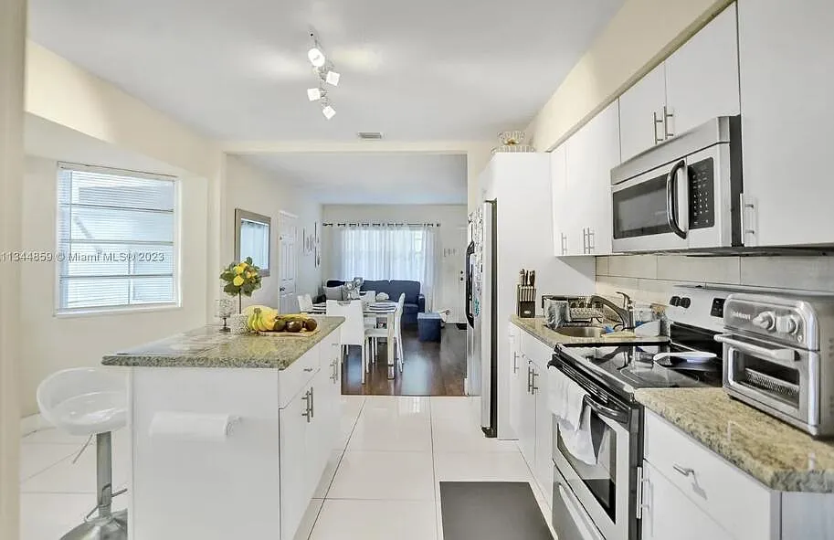 2552 Wiley St — Photo 4