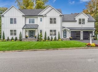 20 Saint Marc Ln, Fairfield, CT 06824