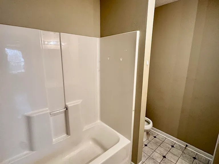 2506 B Bluff View Ct #B — Photo 2