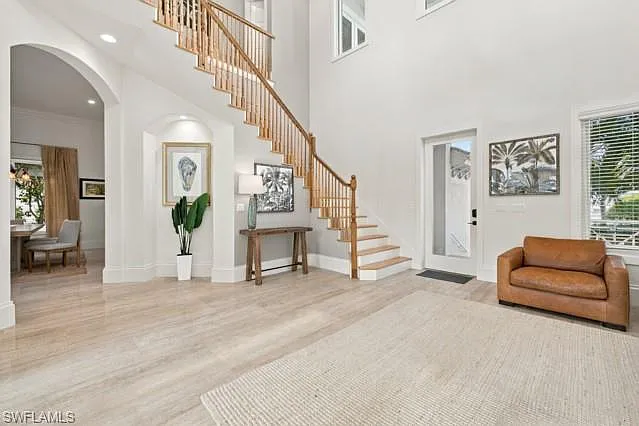 5 bed, 3.5 bath, 3913 sqft, $25,000 — Photo 3