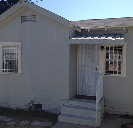 2nd image of 1530 W 55th St